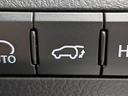 【パワーバックドア】荷物を持ちながらでも簡単にリアゲートを開閉できるあればうれしい装備の1つです。