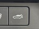 【パワーバックドア】荷物を持ちながらでも簡単にリアゲートを開閉できるあればうれしい装備の1つです。