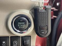 【スマートキー】車内へのアクセスやエンジン始動が楽々に行える今や必須アイテムのキー複製防止の「イモビライザー」まで備わっております。 7