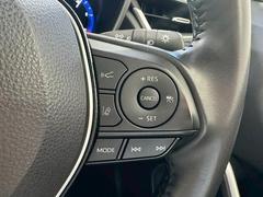 【レーダークルーズコントロール】装備車両です。レーダーやカメラを使って前を走るクルマの状況を検知して速度を調整してくれます。遠距離ドライブの高速道路などでは大活躍で疲労軽減に役立ちます。 5