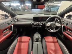 見通しの良いコックピットは普段のドライブに最適。運転しやすいお車となります。 2
