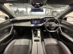 見通しの良いコックピットは普段のドライブに最適。運転しやすいお車となります。 2