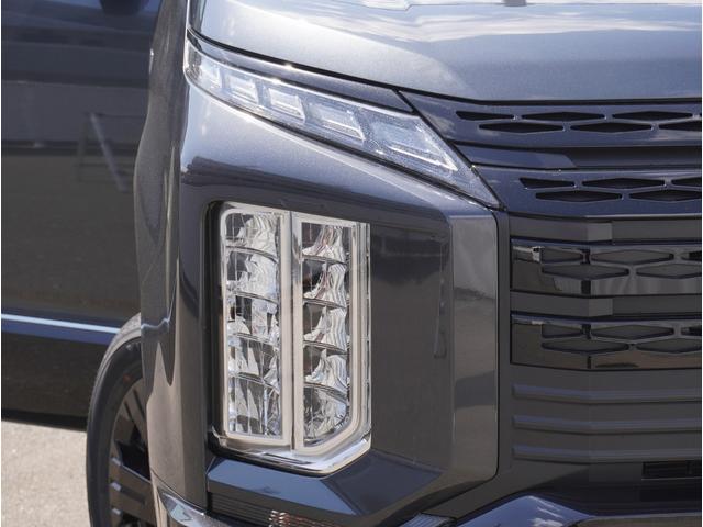 デリカＤ：５ シャモニー　シャモニー／電動サイドステップ装着車／ディーゼルターボ／４ＷＤ／電動スライドドア・電動ステップ・８人乗り（グラファイトグレーメタリック／ブラック）（11枚目）