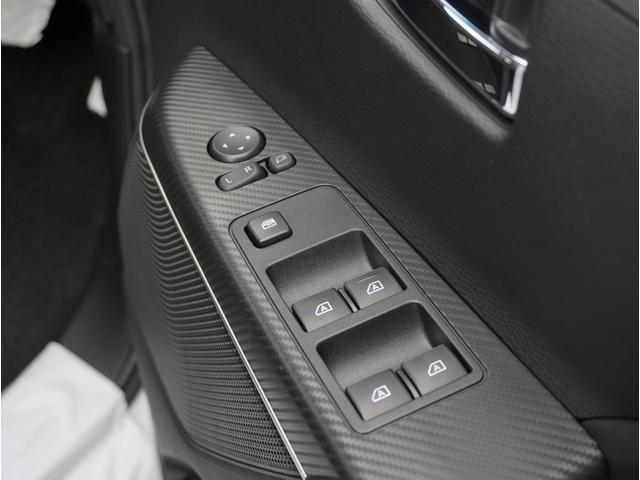 デリカＤ：５ シャモニー　シャモニー／電動サイドステップ装着車／ディーゼルターボ／４ＷＤ／電動スライドドア・電動ステップ・８人乗り（グラファイトグレーメタリック／ブラック）（31枚目）