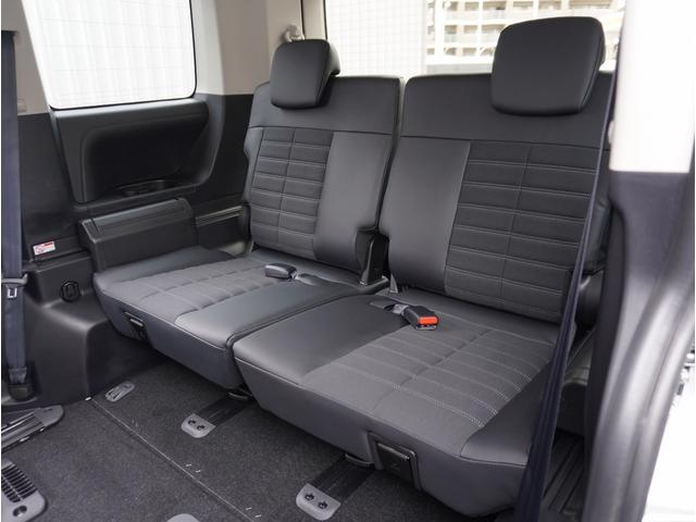 デリカＤ：５ シャモニー　シャモニー／電動サイドステップ装着車／ディーゼルターボ／４ＷＤ／電動スライドドア・電動ステップ・８人乗り（グラファイトグレーメタリック／ブラック）（59枚目）