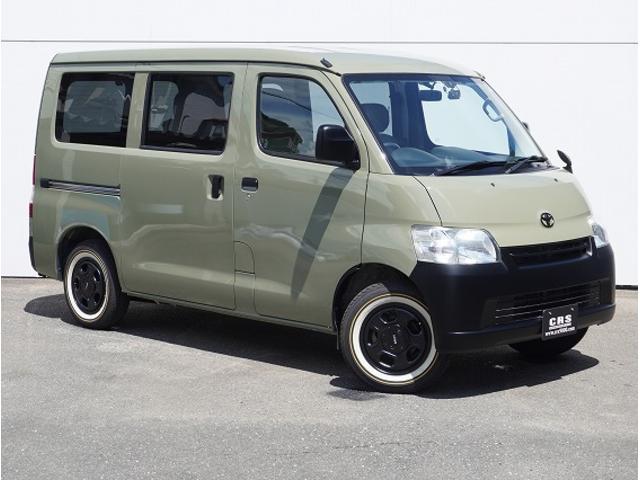 ライトエースバン ＧＬ　ライトエース／ＧＬ／ガソリン車／オリジナル内装架装／ドライブレコーダー／ＲＥＶＯシート／ストラーダ／７インチナビゲーション／収納付きベットキット／床フローリング施工／天井レザー張り替え／天井ＬＥＤ照明（8枚目）