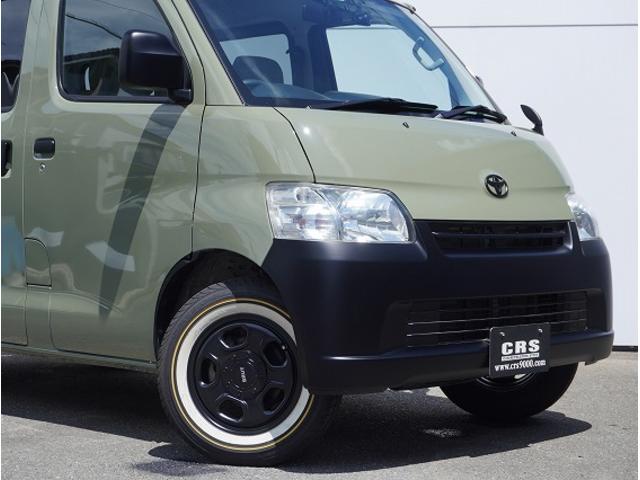 ライトエースバン ＧＬ　ライトエース／ＧＬ／ガソリン車／オリジナル内装架装／ドライブレコーダー／ＲＥＶＯシート／ストラーダ／７インチナビゲーション／収納付きベットキット／床フローリング施工／天井レザー張り替え／天井ＬＥＤ照明（12枚目）