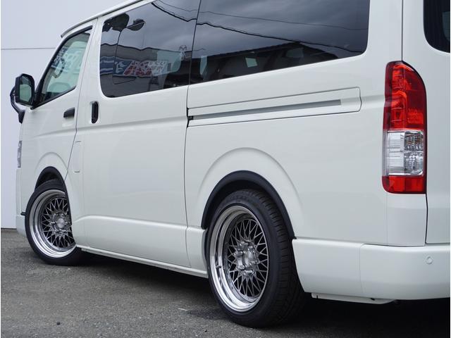 ハイエースバン DX GLパッケージ ハイエース/新車未登録/DX-GLPKG/GS2WD/3/6人乗り//DX-GLパッケージ/CRSカスタム/バットパネル/3インチローダウン/フロントリップVer4/ESSEXホイール/ENCM-18(29枚目)