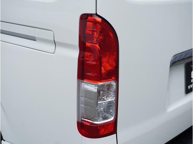 ハイエースバン DX GLパッケージ ハイエース/新車未登録/DX-GLPKG/GS2WD/3/6人乗り//DX-GLパッケージ/CRSカスタム/バットパネル/3インチローダウン/フロントリップVer4/ESSEXホイール/ENCM-18(34枚目)