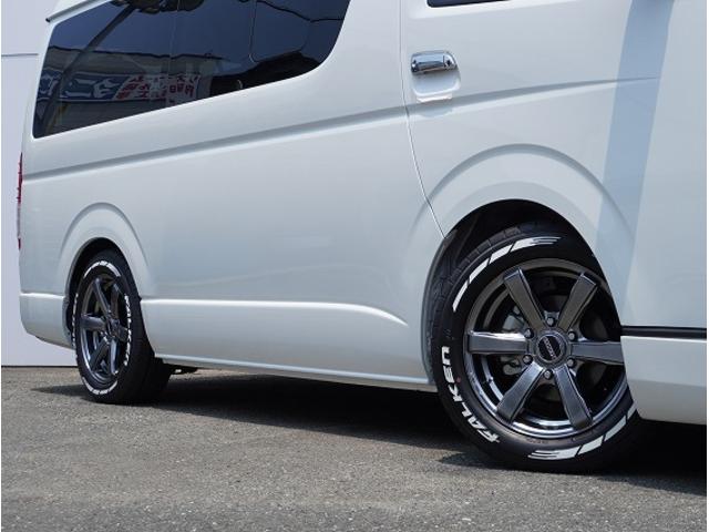 ハイエースワゴン GL 新車未登録/ワゴンGL/ガソリン車/ベットキット架装/10人乗り/デジタルインナーミラー/2インチローダウン/ESSEX/パノラミックビューモニター/カロッツェリア/楽ナビ/7インチナビゲーション(10枚目)