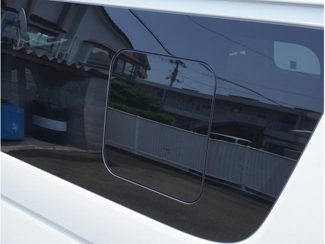 ハイエースワゴン GL 新車未登録/ワゴンGL/ガソリン車/ベットキット架装/10人乗り/デジタルインナーミラー/2インチローダウン/ESSEX/パノラミックビューモニター/カロッツェリア/楽ナビ/7インチナビゲーション(21枚目)