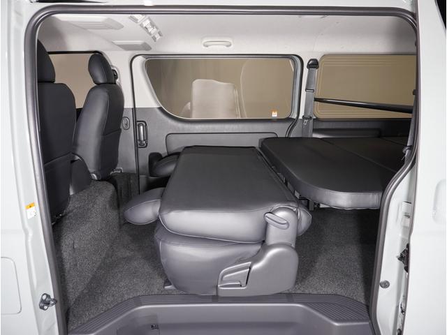 ハイエースバン スーパーＧＬ　新車未登録／Ｓ－ＧＬ／ハイエース／２ＷＤ／ディーゼル／アースカラー／アーバンカーキー／ＡＬＰＩＮＥ／フローティングメＢＩＧ　Ｘ／パノラミックビューモニター／デジタルインナーミラー（52枚目）