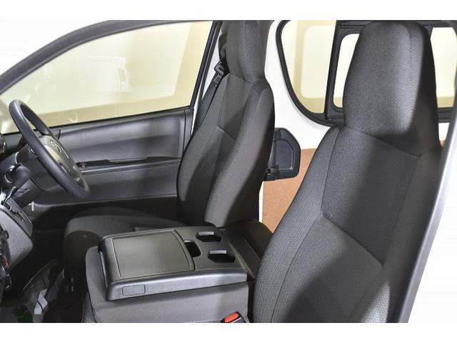 ハイエースバン ＤＸ　新車未登録／ＤＸ／ライトイエロー／ディーゼル／２ＷＤ／デジタルインナーミラー／パノラミックビューモニター／ＥＳＳＥＸ／１７インチホイール／バッドパネル／パナソニックナビ／ストラーダ／ＣＲＳカスタム（48枚目）
