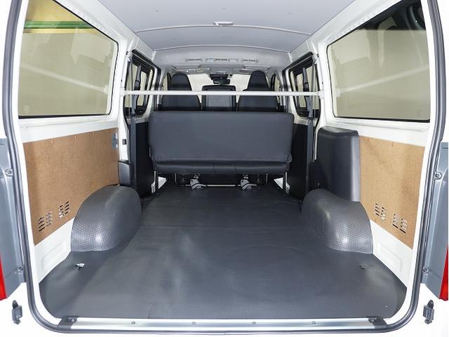 ハイエースバン ロングＤＸ　新車未登録／ＤＸ／２ＷＤ／ガソリン車／３／６人乗り／９ｋｍ／ＣＲＳ／ＥＳＳＥＥＸ／バッドパネル／２インチローダウン／カロッツェリア／楽ナビ／デジタルインナーミラー／ＥＴＣ／パノラミックビューモニター（8枚目）