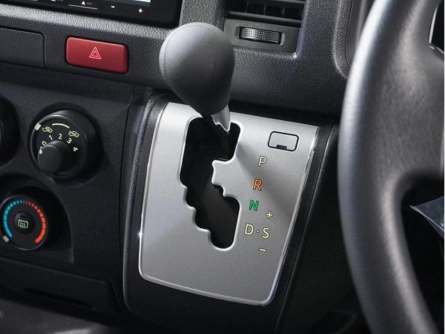 ハイエースバン ロングＤＸ　新車未登録／ＤＸ／２ＷＤ／ガソリン車／３／６人乗り／９ｋｍ／ＣＲＳ／ＥＳＳＥＥＸ／バッドパネル／２インチローダウン／カロッツェリア／楽ナビ／デジタルインナーミラー／ＥＴＣ／パノラミックビューモニター（51枚目）