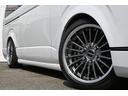 ハイエースバン スーパーGL ダークプライムII 新型ハイエース/9型/スーパーGL/ダークプライム2/バットフェイス/ESSEX/オーバーフェンダー/ローダウン/Bi-BeamLEDランプ/8インチディスプレイオーディオ 中古車画像_3