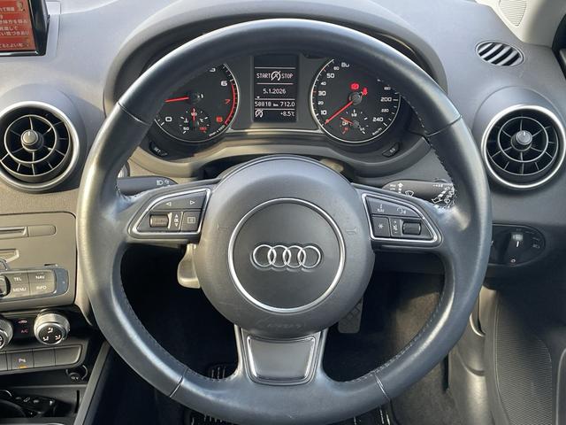 ���X�e�A�����O�X�C�b�`�ɂ��I�[�f�B�I�̑I�Ȃ�{�����[�������Ȃǂ��y�X�ł��܂���