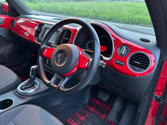 ザ・ビートル デザイン　車検令和８年６月　ＥＴＣ　メモリーナビ　ＴＶ　バックカメラ　キーレスエントリー　アルミホイール　ＡＢＳ　ＥＳＣ　Ｂｌｕｅｔｏｏｔｈ接続　エアコン　ＨＩＤヘッドライト（15枚目）