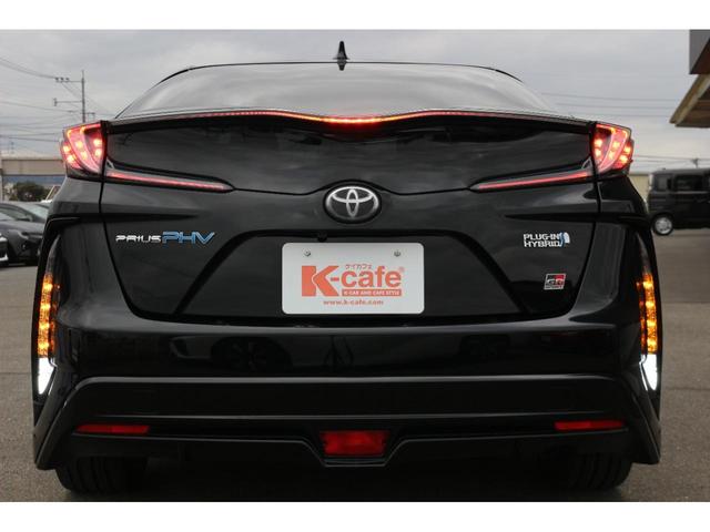 プリウスＰＨＶ Ｓナビパッケージ・ＧＲスポーツ　ΔＳＯＣ４％　ドライブレコーダー　レーンアシスト　オートクルーズコントロール　衝突被害軽減システム　バックカメラ　ナビ　ＴＶ　アルミホイール　オートマチックハイビーム　オートライト　ＬＥＤヘッドランプ（18枚目）