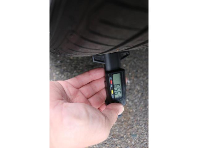 プリウスＰＨＶ Ｓナビパッケージ・ＧＲスポーツ　ΔＳＯＣ４％　ドライブレコーダー　レーンアシスト　オートクルーズコントロール　衝突被害軽減システム　バックカメラ　ナビ　ＴＶ　アルミホイール　オートマチックハイビーム　オートライト　ＬＥＤヘッドランプ（24枚目）