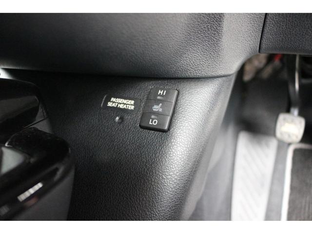 プリウスＰＨＶ Ｓナビパッケージ・ＧＲスポーツ　ΔＳＯＣ４％　ドライブレコーダー　レーンアシスト　オートクルーズコントロール　衝突被害軽減システム　バックカメラ　ナビ　ＴＶ　アルミホイール　オートマチックハイビーム　オートライト　ＬＥＤヘッドランプ（65枚目）
