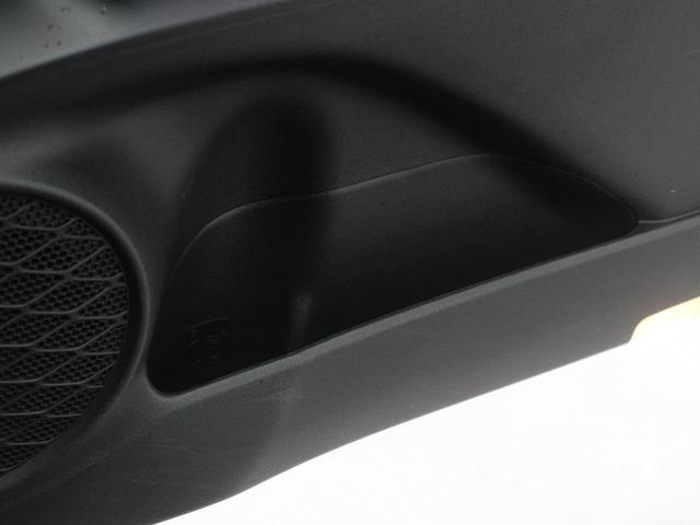 プリウスＰＨＶ Ａユーティリティプラス　ΔＳＯＣ１．５％　ドラレコ　クリアランスソナー　レーンアシスト　オートクルーズコントロール　パークアシスト　衝突被害軽減システム　バックカメラ　ナビ　ＴＶ　アルミホイール　オートマチックハイビーム（52枚目）
