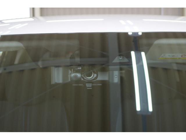 リーフ Ｇ　ＳＯＨ９６％　ＥＴＣ　全周囲カメラ　ナビ　ＴＶ　クリアランスソナー　オートクルーズコン　自動駐車システム　衝突被害軽減システム　アルミホイール　オートライト　ＬＥＤヘッドランプ　スマキー　電格ミラー（45枚目）