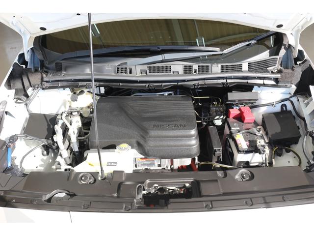 リーフ ニスモ　ドライブレコーダー　全周囲カメラ　ナビ　クリアランスソナー　オートクルーズコントロール　自動駐車システム　衝突被害軽減システム　アルミホイール　オートライト　ＬＥＤヘッドランプ　スマートキー（9枚目）