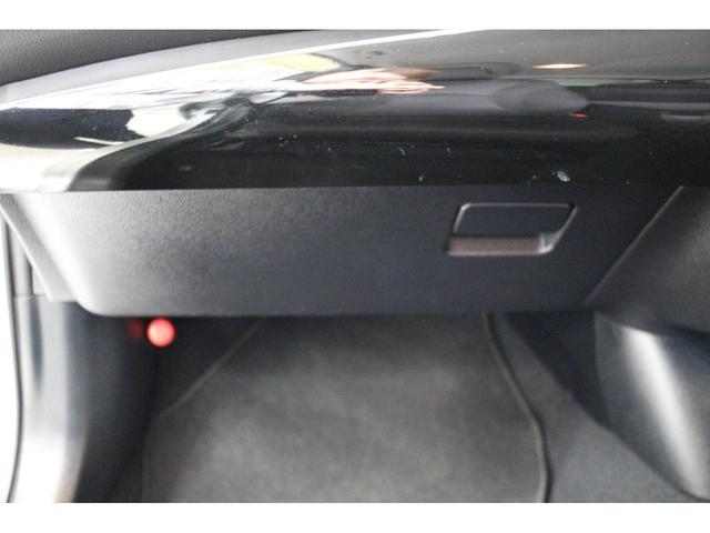 プリウス S ドライブレコーダー ETC クリアランスソナー レーンアシスト オートクルーズコントロール 衝突被害軽減システム バックカメラ オートマチックハイビーム オートライト LEDヘッドランプ CVT(68枚目)