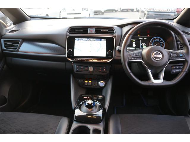 リーフ ｅ＋　Ｘ　９０周年記念車　ＥＴＣ　全周囲カメラ　ナビ　ＴＶ　クリアランスソナー　オートクルーズコントロール　衝突被害軽減システム　オートライト　ＬＥＤヘッドランプ　スマートキー　電動格納ミラー　シートヒーター（2枚目）