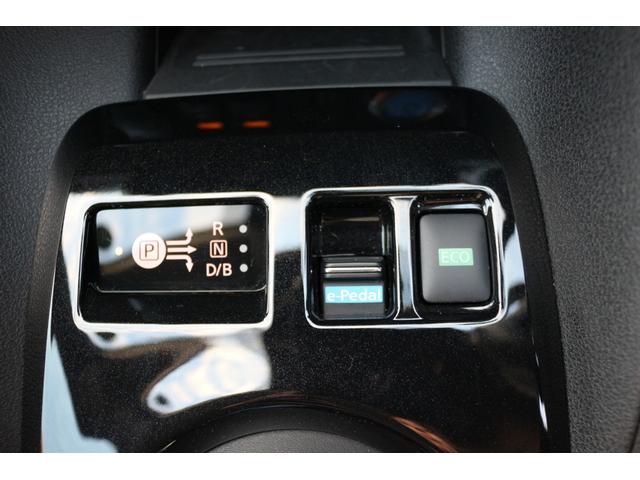 リーフ ｅ＋　Ｘ　９０周年記念車　ＥＴＣ　全周囲カメラ　ナビ　ＴＶ　クリアランスソナー　オートクルーズコントロール　衝突被害軽減システム　オートライト　ＬＥＤヘッドランプ　スマートキー　電動格納ミラー　シートヒーター（10枚目）