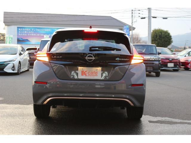 リーフ ｅ＋　Ｘ　９０周年記念車　ＥＴＣ　全周囲カメラ　ナビ　ＴＶ　クリアランスソナー　オートクルーズコントロール　衝突被害軽減システム　オートライト　ＬＥＤヘッドランプ　スマートキー　電動格納ミラー　シートヒーター（21枚目）