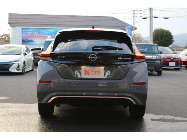 リーフ ｅ＋　Ｘ　９０周年記念車　ＥＴＣ　全周囲カメラ　ナビ　ＴＶ　クリアランスソナー　オートクルーズコントロール　衝突被害軽減システム　オートライト　ＬＥＤヘッドランプ　スマートキー　電動格納ミラー　シートヒーター（23枚目）