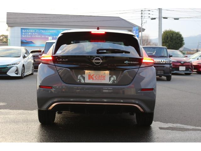 リーフ ｅ＋　Ｘ　９０周年記念車　ＥＴＣ　全周囲カメラ　ナビ　ＴＶ　クリアランスソナー　オートクルーズコントロール　衝突被害軽減システム　オートライト　ＬＥＤヘッドランプ　スマートキー　電動格納ミラー　シートヒーター（32枚目）