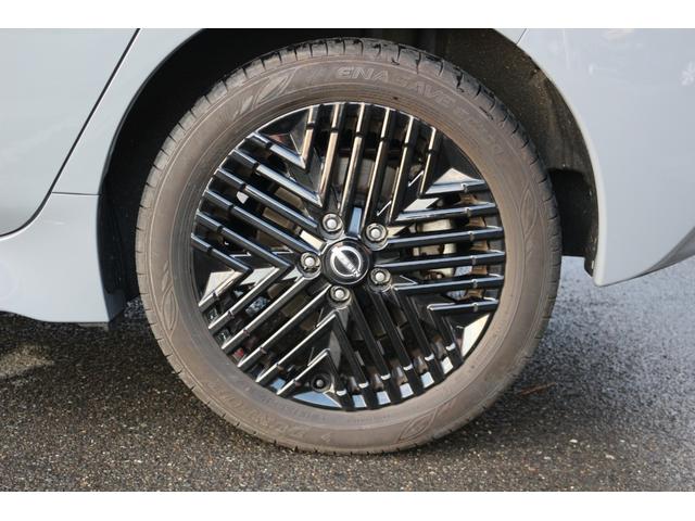 リーフ ｅ＋　Ｘ　９０周年記念車　ＥＴＣ　全周囲カメラ　ナビ　ＴＶ　クリアランスソナー　オートクルーズコントロール　衝突被害軽減システム　オートライト　ＬＥＤヘッドランプ　スマートキー　電動格納ミラー　シートヒーター（62枚目）