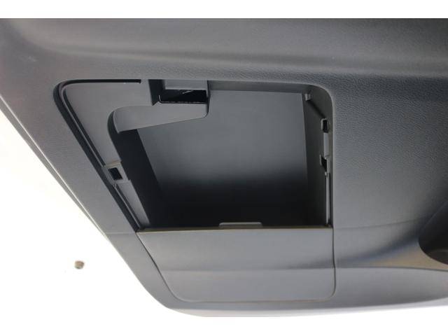 ｅＫクロス ＥＶ Ｐ　ドライブレコーダー　全周囲カメラ　ナビ　ＴＶ　クリアランスソナー　衝突被害軽減システム　ＬＥＤヘッドランプ　スマートキー　電動格納ミラー　シートヒーター　ベンチシート　ＣＶＴ　盗難防止システム　ＡＢＳ（28枚目）