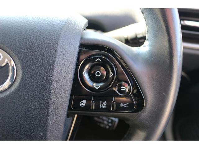 �������H�ŕ֗��ȃN���[�Y�R���g���[���@�\���t���Ă��܂���B���x��ݒ肷��ƃA�N�Z���𓥂܂Ȃ��Ă����̑��x�ő��邱�Ƃ��ł���̂ő����x�܂��鎖���ł��܂��ˁB