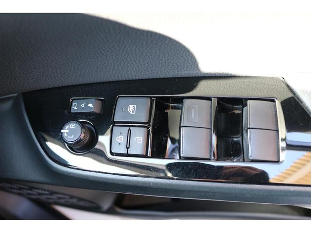 �p���[�E�B���h�E�̃X�C�b�`�ł���B�^�]�Ȃɋ��Ȃ��瑋���J���߂̃R���g���[���ł��܂���B