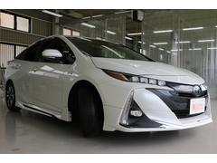 お車の知識がなくても大丈夫です！皆様のご来店をスタッフ一同、心よりお待ちしております。 4