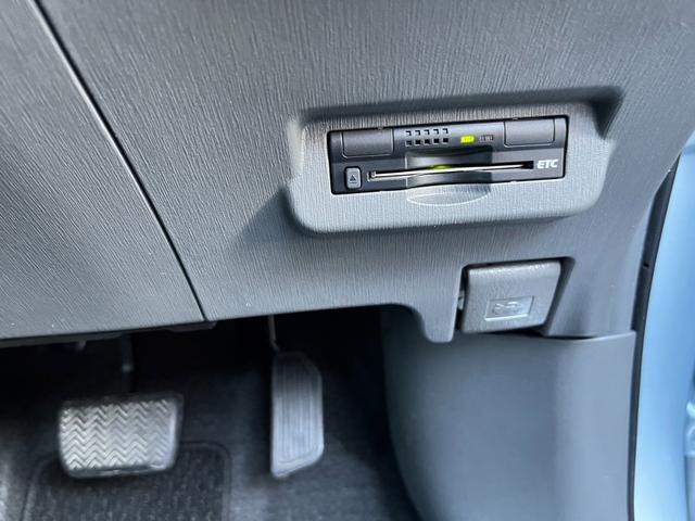 プリウスアルファ Ｓ　メモリーナビ、バックカメラ、ＥＴＣ、ドラレコ　メッキドアミラーカバー　社外ＬＥＤ球　社外ＬＥＤＦＯＧ球　Ｂｌｕｅｔｏｏｔｈ　社外コンビハンドル　オートライト　スマートキー（7枚目）