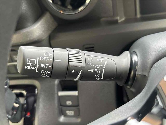 Ｎ－ＢＯＸカスタム ベースグレード　バックカメラ　フロントカメラ　両側スライド・片側電動　クリアランスソナー　オートクルーズコントロール　レーンアシスト　オートライト　スマートキー　アイドリングストップ　電動格納ミラー　シートヒーター（40枚目）