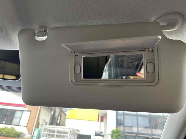 フリード ｅ：ＨＥＶクロスター　バックカメラ　クリアランスソナー　オートクルーズコントロール　レーンアシスト　両側電動スライドドア　オートライト　スマートキー　電動格納ミラー　シートヒーター　ＣＶＴ　アルミホイール　ＵＳＢ　ＥＳＣ（22枚目）