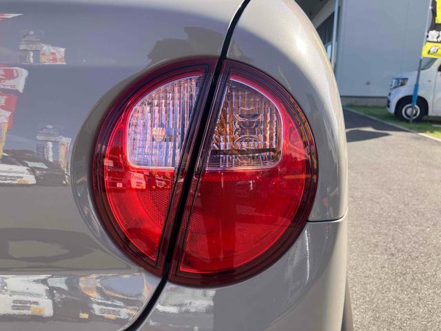 アルトラパン ハイブリッドX クリアランスソナー レーンアシスト 衝突被害軽減システム オートライト LEDヘッドランプ スマートキー アイドリングストップ 電動格納ミラー シートヒーター ベンチシート CVT 盗難防止システム(42枚目)