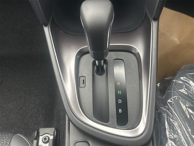 ヤリスクロス ハイブリッドZ 全周囲カメラ クリアランスソナー オートクルーズコントロール パワーシート 衝突被害軽減システム ナビ オートマチックハイビーム オートライト LEDヘッドランプ アルミホイール スマートキー(7枚目)