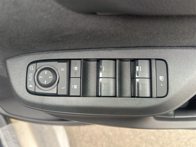 ヤリスクロス ハイブリッドZ 全周囲カメラ クリアランスソナー オートクルーズコントロール パワーシート 衝突被害軽減システム ナビ オートマチックハイビーム オートライト LEDヘッドランプ アルミホイール スマートキー(52枚目)