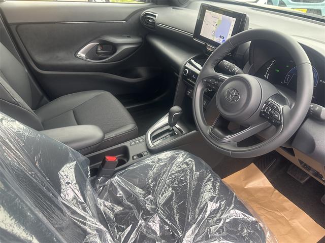 ヤリスクロス ハイブリッドZ 全周囲カメラ クリアランスソナー オートクルーズコントロール パワーシート 衝突被害軽減システム ナビ オートマチックハイビーム オートライト LEDヘッドランプ アルミホイール スマートキー(54枚目)