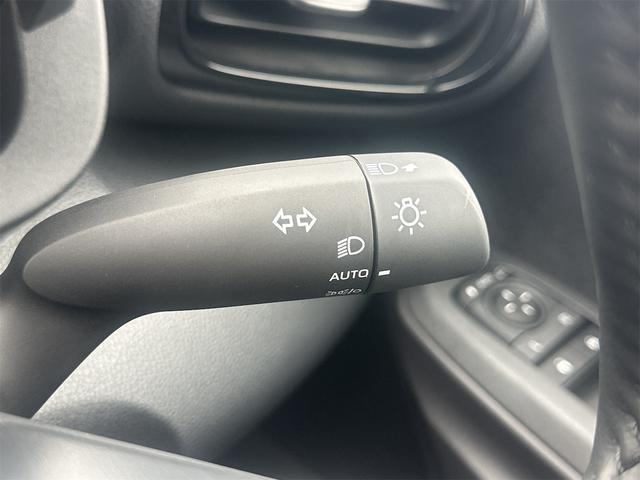 ヤリスクロス ハイブリッドZ 全周囲カメラ クリアランスソナー オートクルーズコントロール パワーシート 衝突被害軽減システム ナビ オートマチックハイビーム オートライト LEDヘッドランプ アルミホイール スマートキー(65枚目)