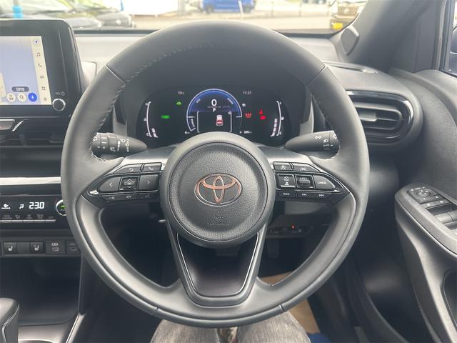 ヤリスクロス ハイブリッドZ 全周囲カメラ クリアランスソナー オートクルーズコントロール レーンアシスト パワーシート 衝突被害軽減システム ナビ TV オートマチックハイビーム オートライト LEDヘッドランプ アルミホイール(3枚目)