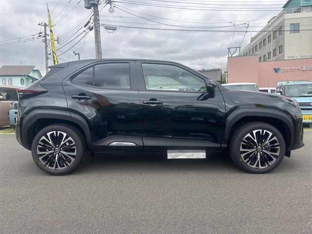 ヤリスクロス ハイブリッドZ 全周囲カメラ クリアランスソナー オートクルーズコントロール レーンアシスト パワーシート 衝突被害軽減システム ナビ TV オートマチックハイビーム オートライト LEDヘッドランプ アルミホイール(16枚目)