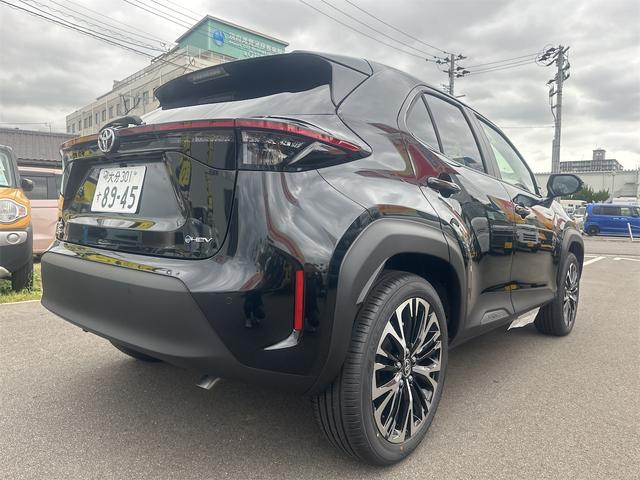 ヤリスクロス ハイブリッドZ 全周囲カメラ クリアランスソナー オートクルーズコントロール レーンアシスト パワーシート 衝突被害軽減システム ナビ TV オートマチックハイビーム オートライト LEDヘッドランプ アルミホイール(17枚目)